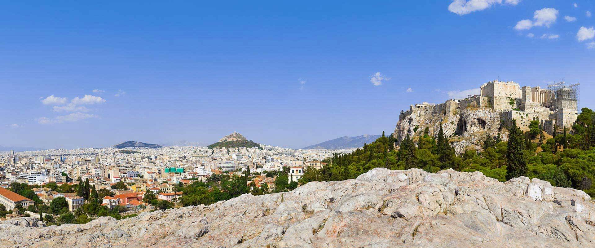 Akropolis in Athen bei Nacht.