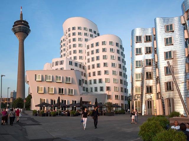 Book a cheap flight and hotel in Dusseldorf with onefront-Opodo